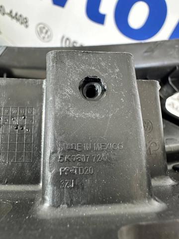 Кронштейн крепления бампера переднего правый 5K0807724 VAG