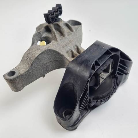 113756731R RENAULT Правая подушка двигателя купить в Винница
