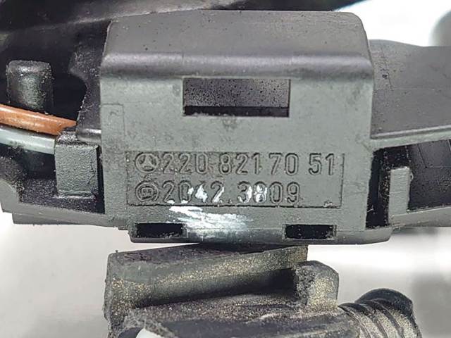 MERCEDES 2208217051 Замок капота в наличии Ирпень