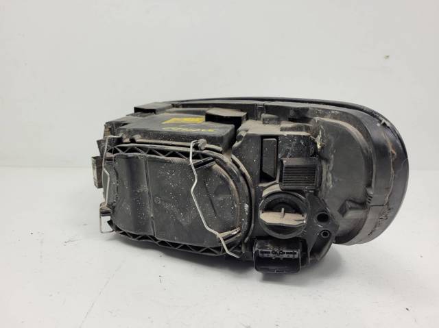 VOLVO 30657169 Фара правая в наличии Запорожье