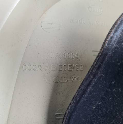 VOLVO 30698984 Фонарь задний правый внешний в наличии Черновцы