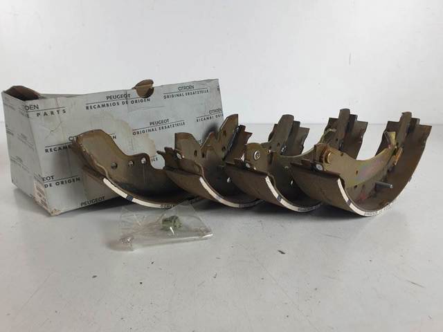 4241H4 PEUGEOT Колодки тормозные задние барабанные купить в Хмельницкий