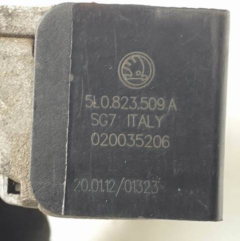 VAG 5L0823509A Замок капота в наличии Николаев