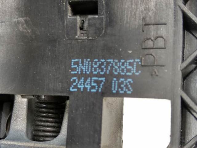 VAG 5N0837885C Держатель наружной ручки двери передней левой в наличии Украина