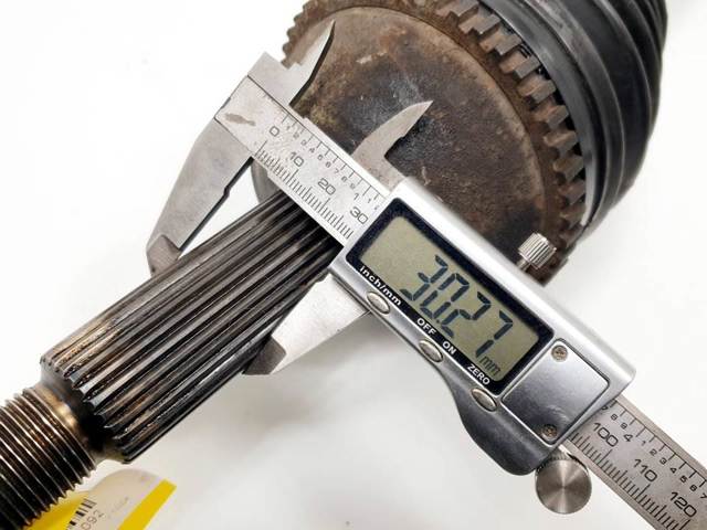 FORD 6C113B437BE Полуось (привод) передняя левая в наличии Каменское