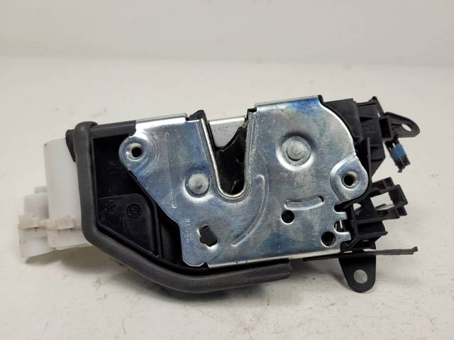 7318411 BMW Замок водительской двери купить в Ровно