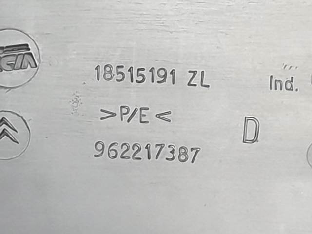7416L6 Кронштейн бампера переднего центральный купить Хмельницкий