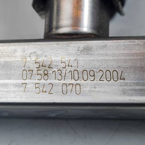 7542541 BMW Распределитель топлива (рампа) купить в Николаев
