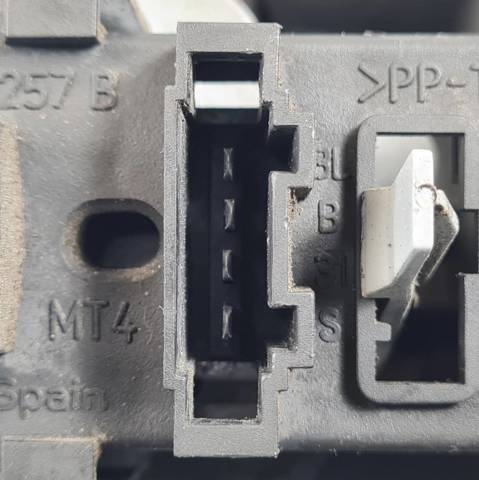 VAG 7M3945095H Фонарь задний левый внешний в наличии Полтава