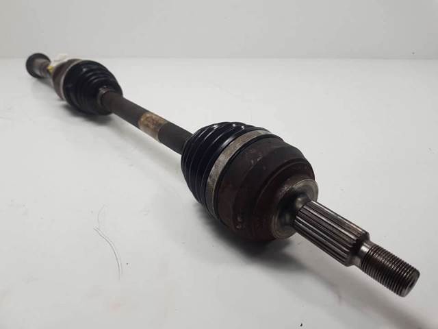 RENAULT 8200623761 Полуось (привод) передняя правая в наличии Черкассы
