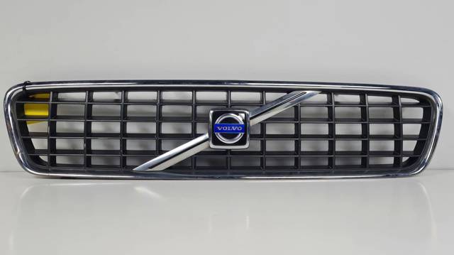 VOLVO 8620116 Решетка радиатора в наличии Украина
