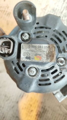 Автомобильный генератор 0986082050 BOSCH