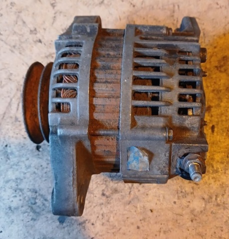 Автомобильный генератор 23100VC100 NISSAN