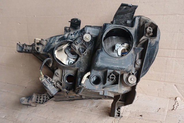 FORD 2348314 Фара правая в наличии Киев