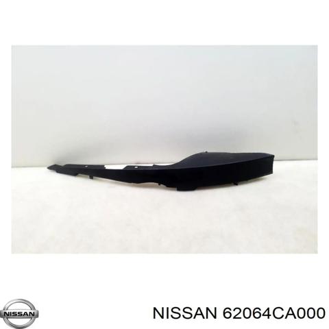 Ресничка (накладка) правой фары 62064CA000 NISSAN