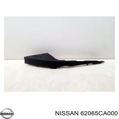 Ресничка (накладка) левой фары 62065CA000 NISSAN
