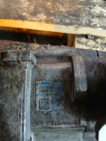 Компрессор кондиционера 73111SC001 SUBARU
