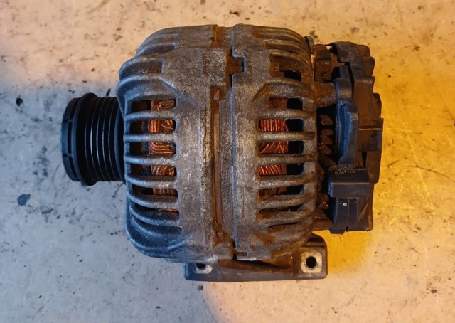 Автомобильный генератор 8676498 VOLVO