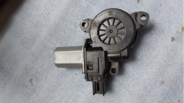 Мотор стеклоподъемника двери передней, правой B45C5858X MAZDA