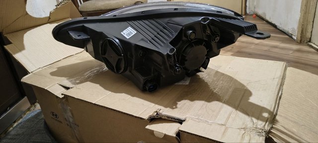 92102K7100 Фара правая купить Ужгород