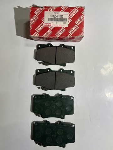 Передние тормозные колодки 0446560020 TOYOTA
