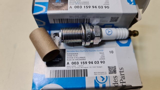 Свечи зажигания A003159940390 MERCEDES