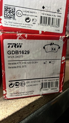 Колодки тормозные передние дисковые GDB1629