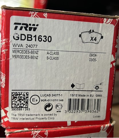 Колодки тормозные передние дисковые GDB1630