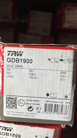 Колодки тормозные передние дисковые GDB1900