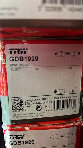 Колодки тормозные передние дисковые GDB1929