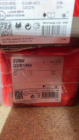 Колодки тормозные передние дисковые GDB1964