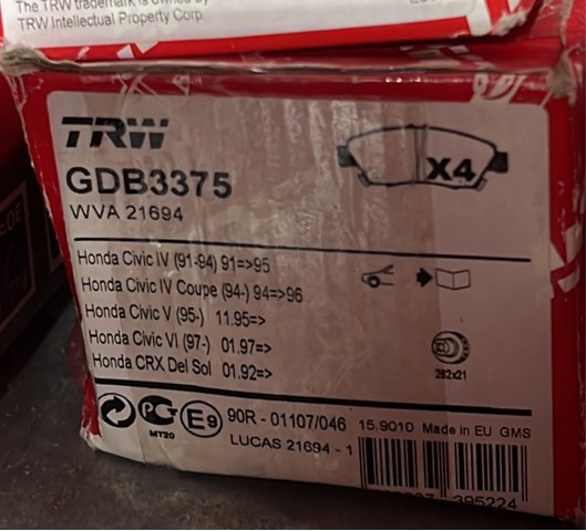 Передние тормозные колодки GDB3375 TRW
