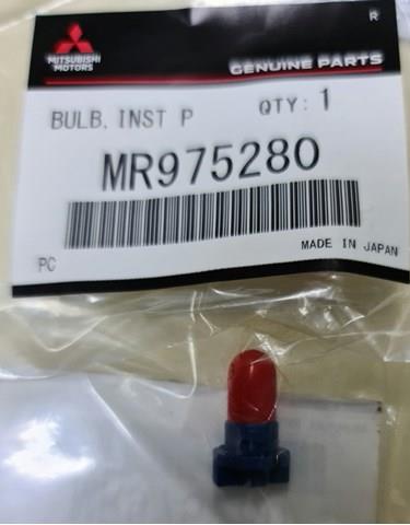 Лампочка щитка (панели приборов) синий цоколь, красный кембрик MR975280