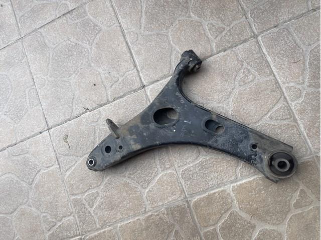 Рычаг передней подвески нижний, правый Subaru Forester 4