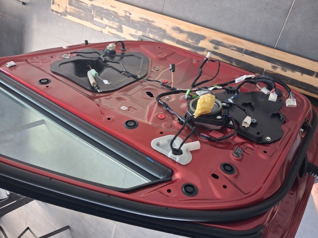 MAZDA DAY25802XA Дверь передняя правая в наличии Харьков