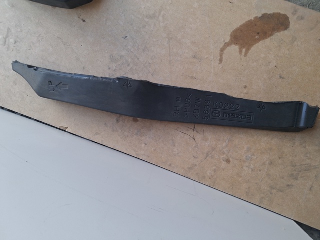 KB7W56391 MAZDA Уплотнитель крыла купить в Чернигов