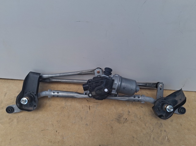 MAZDA TK7867340A Мотор стеклоочистителя лобового стекла в наличии Кривой Рог