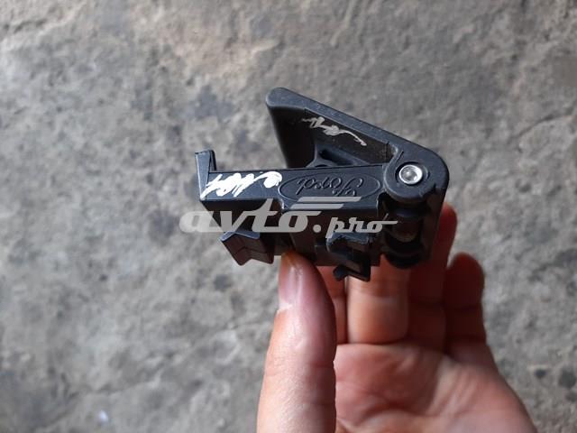 Рычаг открывания капота 1674716 FORD