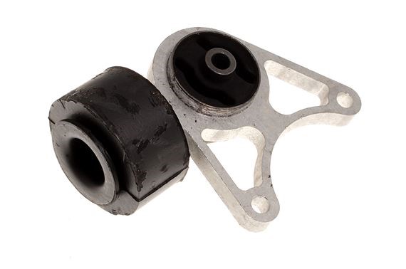 Кронштейн/траверса заднего редуктора, задняя левая KHC500090 ALLMAKES
