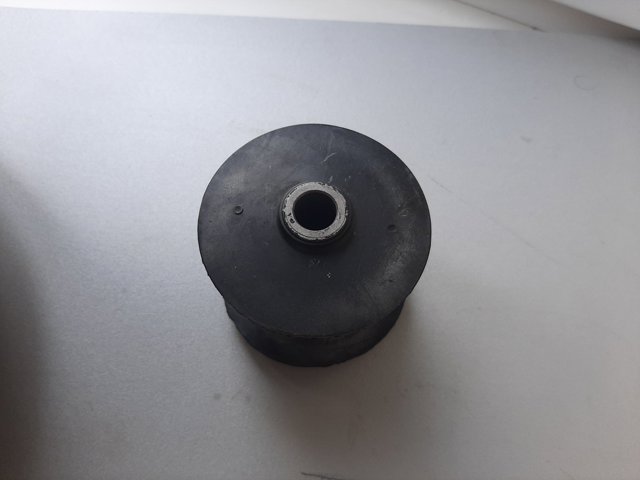Подушка (опора) двигателя, верхняя KKH102620 MARKET (OEM)