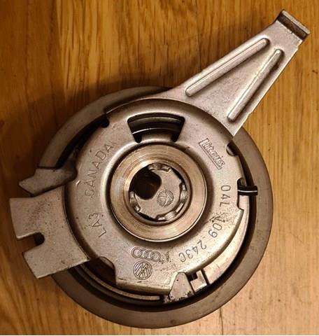 Натяжной ролик ГРМ 04L109243S VAG