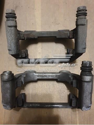 Скоба тормозного суппорта заднего LR036571 LAND ROVER