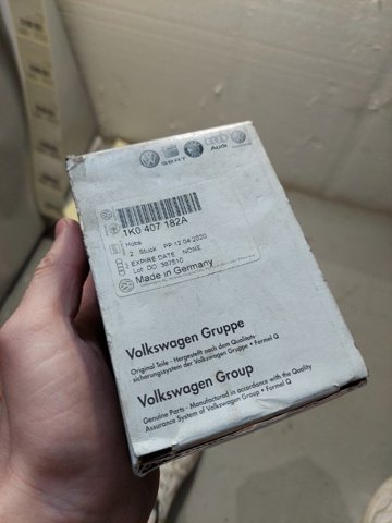 VAG 1K0407182A Сайлентблок переднего нижнего рычага в наличии Кривой Рог