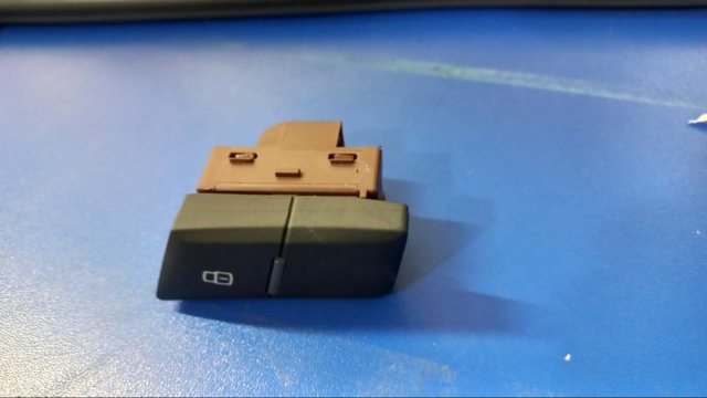 4G0962108 Выключатель центрального замка купить Киев