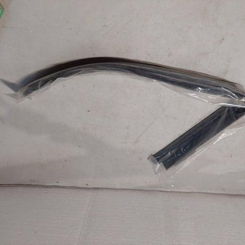 BMW 51767210737 Уплотнитель капота в наличии Хмельницкий