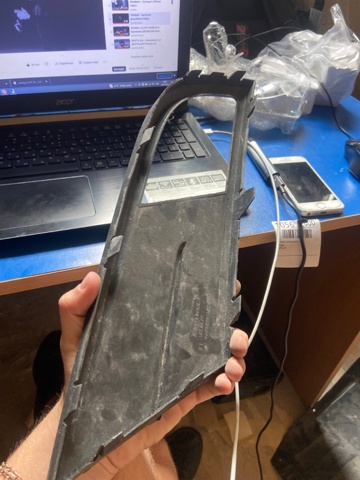 Решетка бампера переднего правая 5C6853666E VAG