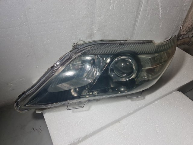 8117033640 TOYOTA Левая фара купить в Львов