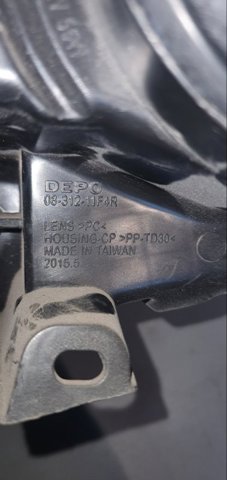 Фара левая передняя 8117033840 TOYOTA