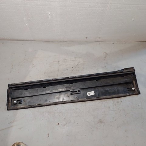 Накладка задней левой двери 8R0853969B VAG