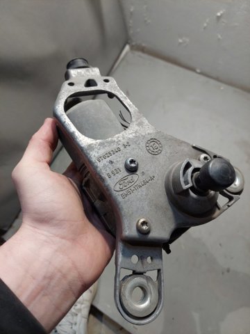 Мотор стеклоочистителя лобового стекла, левый BM5117504AM FORD